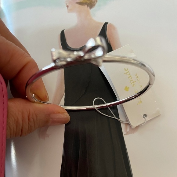 New - Kate Spade petite bow Bangle - Picture 2 of 4